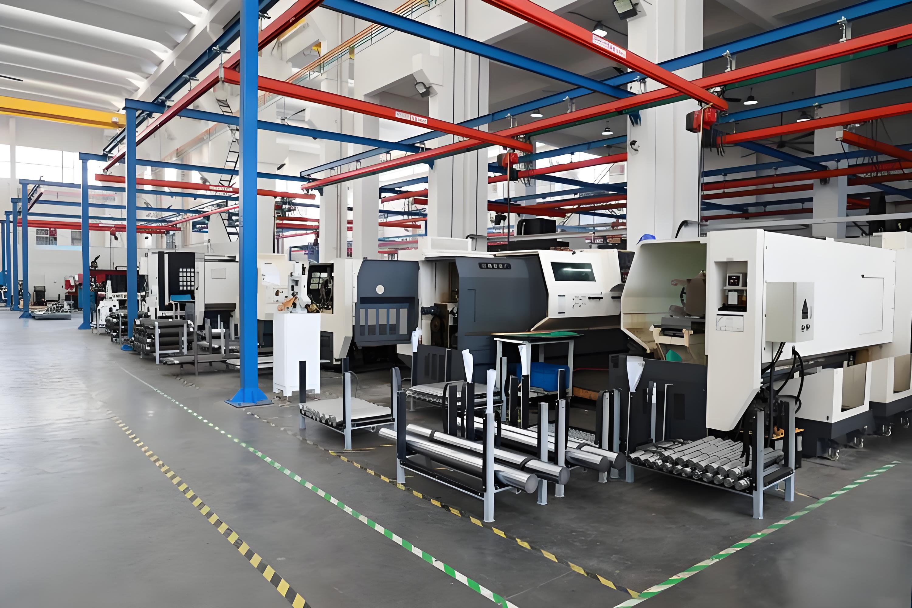 现代化工业厂房外观，大型机械设备整齐排列，蓝天白云背景，展现企业实力