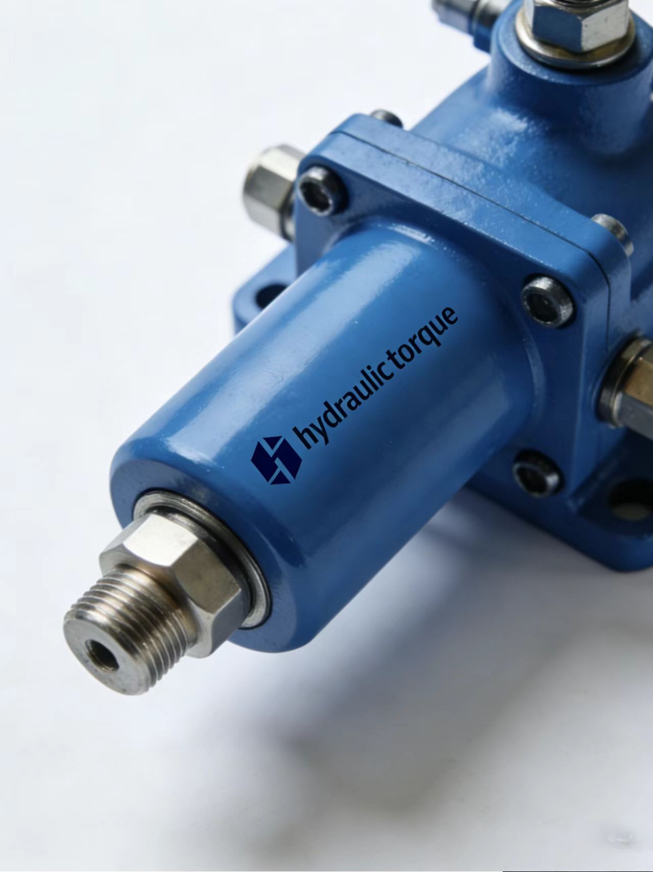 数控机床设备，灰色金属机身，控制面板，精密加工环境背景